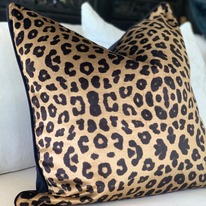 PRE-ORDER Chipata Leopard cushion w Black Back & Piping